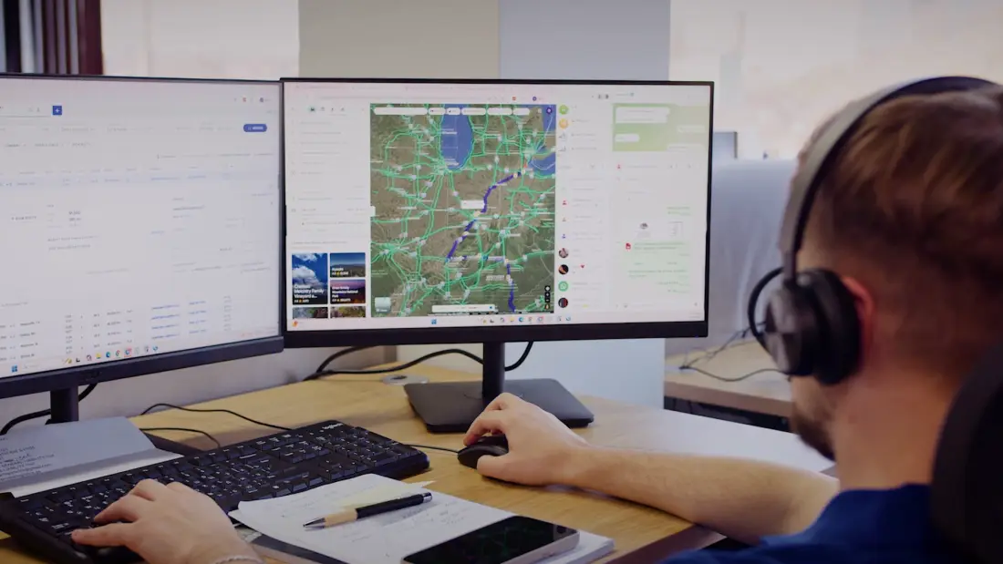 Pro Star dispatcher tracking a load